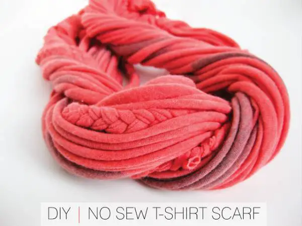 DIY : une écharpe à partir d’un t-shirt