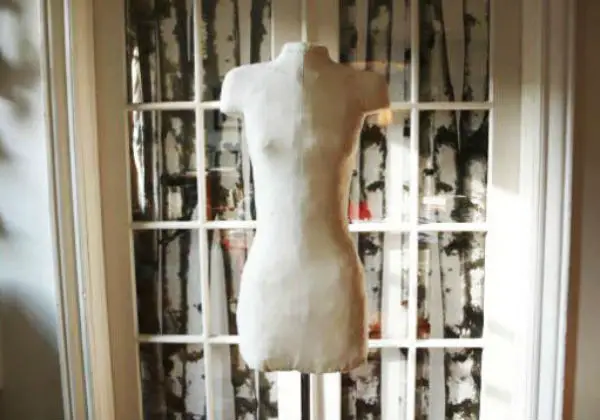 DIY : le mannequin de couture en plâtre