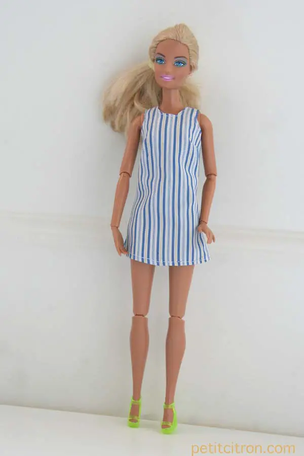 robe droite pour poupée mannequin