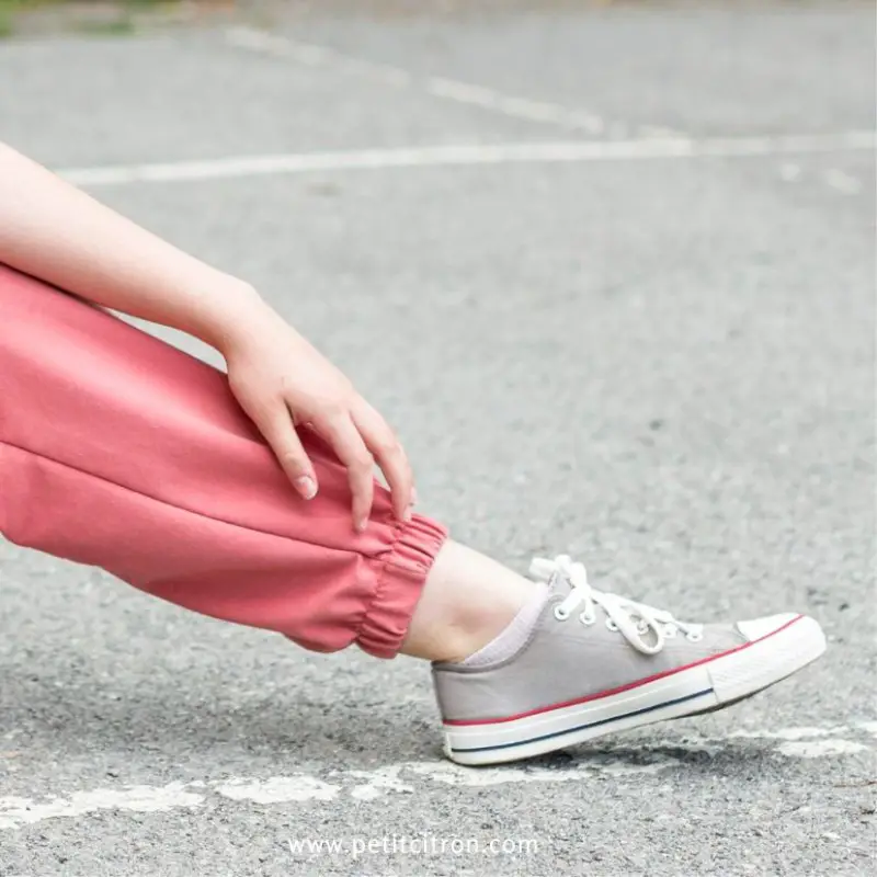 Ourlet de pantalon élastiqué (type jogging)