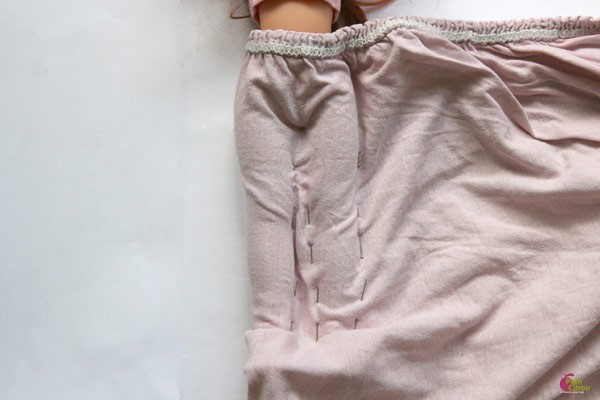 sur poupee epingles