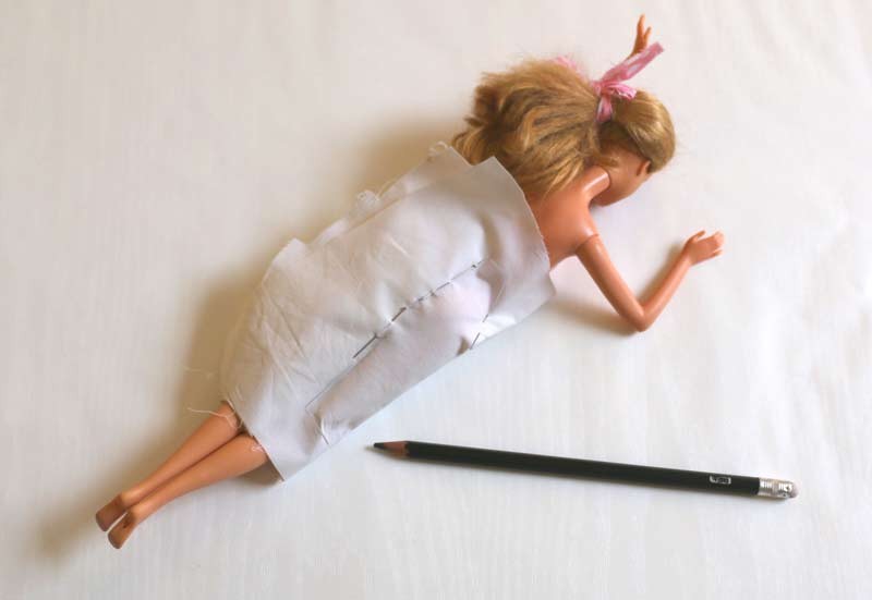 Jupe crayon pour poupée mannequin - étape n°2