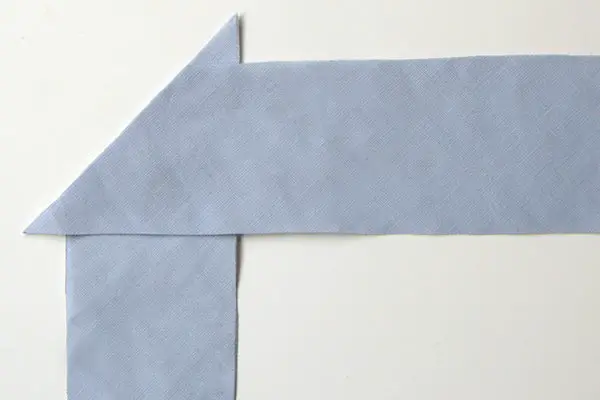 Fabriquer du biais en assemblant des bandes de tissu - étape n°4