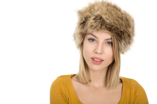 toque en fausse fourrure