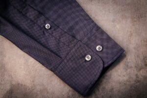 fente de manche avec patte de boutonnage