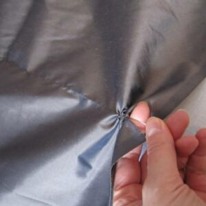 Astuce : coupez la soie dans le droit-fil