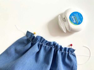 Astuce : faire des fronces avec du fil dentaire (ou du fil de pêche)