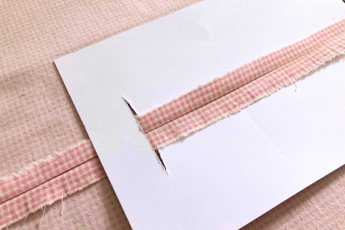 Un outil pour ouvrir et repasser les coutures