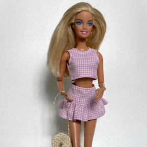 Patron ensemble crop top et jupe à volants pour poupée mannequin