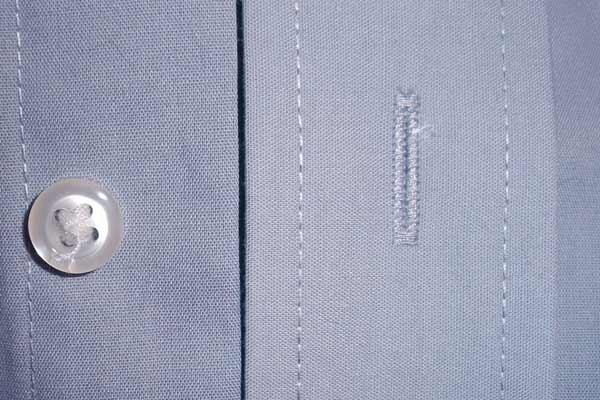 boutonniere-chemise image Disposer les boutons