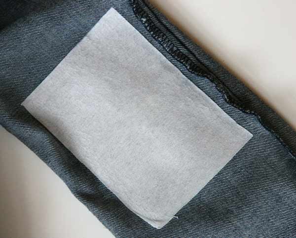 réparer un trou sur un jean