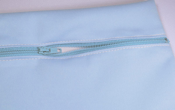zip-trousse image Coudre une fermeture éclair bord à bord