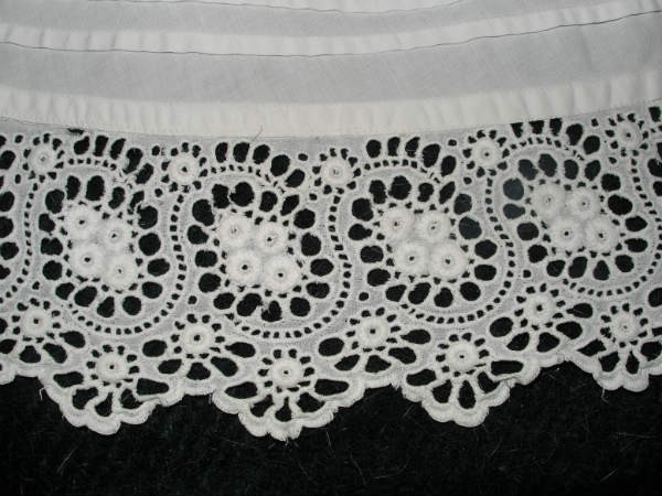 broderie anglaise